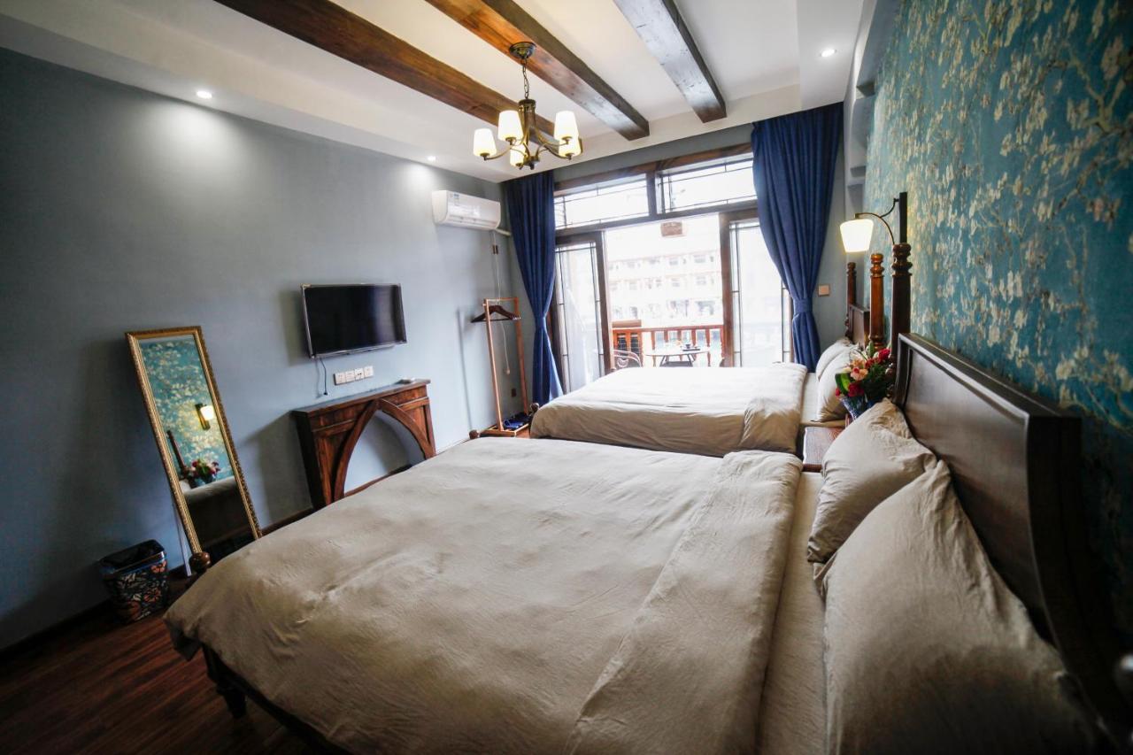 Flower Time Inn Fenghuang Eksteriør billede
