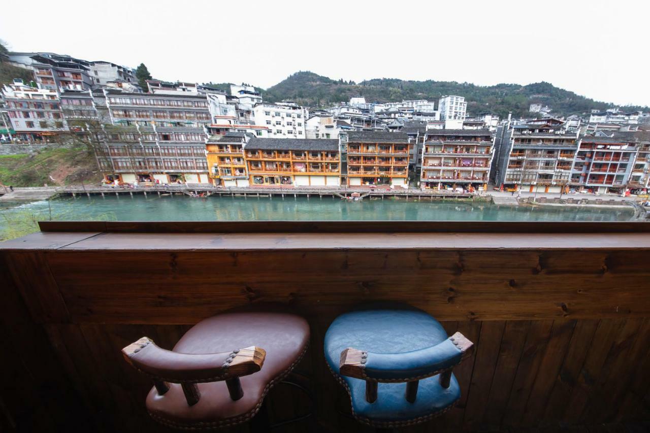 Flower Time Inn Fenghuang Eksteriør billede